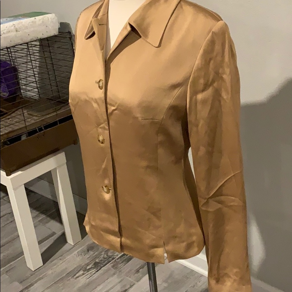 Blazer - Picture 2 of 4